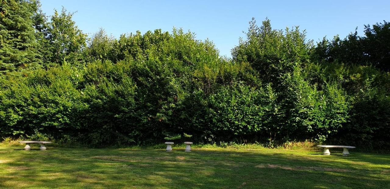 Crown Roads Bed and Breakfast Le Faouët Εξωτερικό φωτογραφία