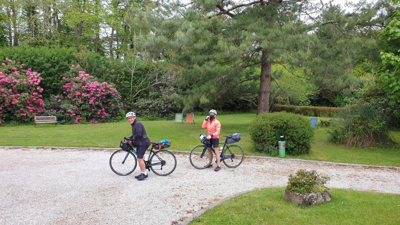 Crown Roads Bed and Breakfast Le Faouët Εξωτερικό φωτογραφία